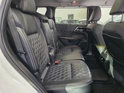 2023 Mitsubishi Outlander PHEV Exceed