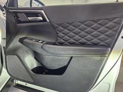 2023 Mitsubishi Outlander PHEV Exceed
