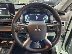 2023 Mitsubishi Outlander PHEV Exceed