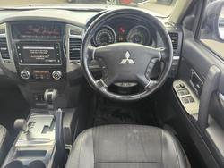 2017 Mitsubishi Pajero GLS