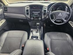 2017 Mitsubishi Pajero GLS