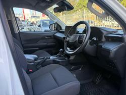 2025 Toyota Hilux SR 48V