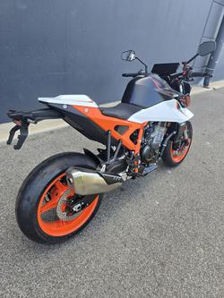 2026 KTM 990 Duke R Duke Black