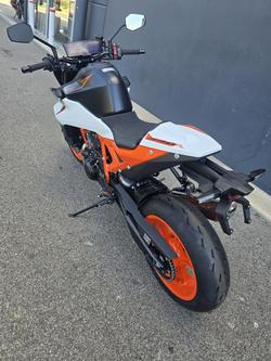 2026 KTM 990 Duke R Duke Black