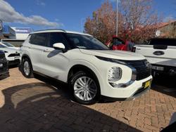 2022 Mitsubishi Outlander LS