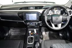 2022 Toyota Hilux SR5
