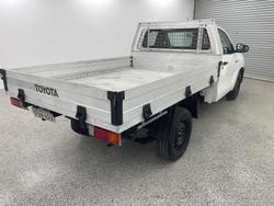 2018 Toyota Hilux Workmate TGN121R 4x2 Glacier White