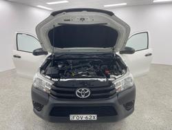 2018 Toyota Hilux Workmate TGN121R 4x2 Glacier White