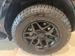 2024 Toyota LANDCRUISER LC300 3.3L V6 DSL Sahara 7 Seats