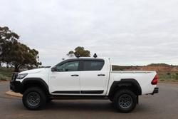 2022 Toyota Hilux SR