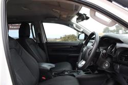 2022 Toyota Hilux SR
