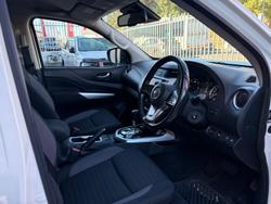 2022 Nissan Navara ST-X