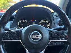 2022 Nissan Navara ST-X
