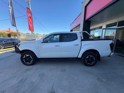 2022 Nissan Navara ST-X