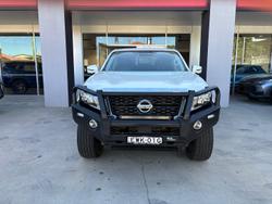 2022 Nissan Navara ST-X