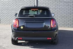 2022 MINI Hatch Cooper SE MINI Yours