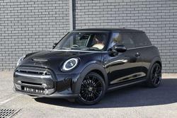 2022 MINI Hatch Cooper SE MINI Yours