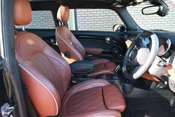 2022 MINI Hatch Cooper SE MINI Yours