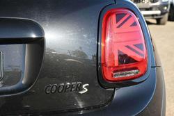 2022 MINI Hatch Cooper SE MINI Yours