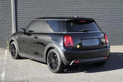 2022 MINI Hatch Cooper SE MINI Yours