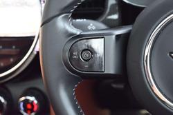 2022 MINI Hatch Cooper SE MINI Yours