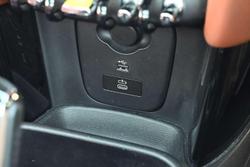 2022 MINI Hatch Cooper SE MINI Yours