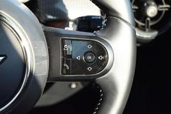 2022 MINI Hatch Cooper SE MINI Yours