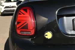 2022 MINI Hatch Cooper SE MINI Yours