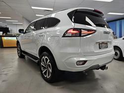 2022 Isuzu MU-X LS-T