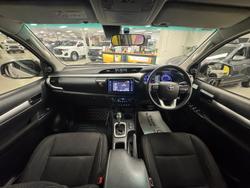 2019 Toyota Hilux SR5