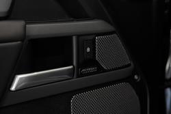 2024 Land Rover Defender 110 D300 X-Dynamic HSE