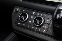 2024 Land Rover Defender 110 D300 X-Dynamic HSE