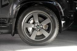 2024 Land Rover Defender 110 D300 X-Dynamic HSE