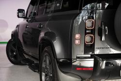 2024 Land Rover Defender 110 D300 X-Dynamic HSE