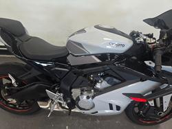 2025 CFMOTO 2025 CF Moto 675CC 675 SR-R ABS Aerolite Grey