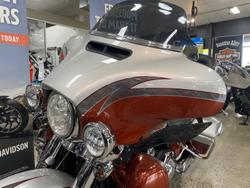 2014 Harley-Davidson CVO Ultra Limited (FLHTKSE)