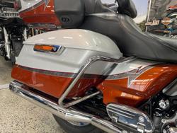 2014 Harley-Davidson CVO Ultra Limited (FLHTKSE) CVO Silver