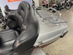 2014 Harley-Davidson CVO Ultra Limited (FLHTKSE) CVO Silver