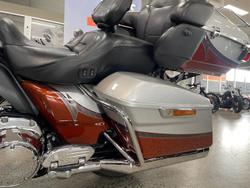 2014 Harley-Davidson CVO Ultra Limited (FLHTKSE) CVO Silver