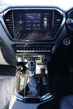 2026 Isuzu D-MAX BLADE