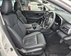 2023 Subaru Outback AWD Touring