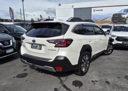 2023 Subaru Outback AWD Touring
