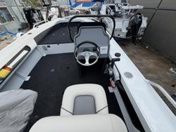 2026 QUINTREX 520 Top Ender