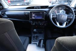 2022 Toyota Hilux SR