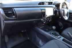 2022 Toyota Hilux SR