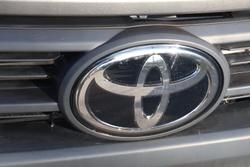 2022 Toyota Hilux SR