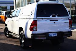 2022 Toyota Hilux SR
