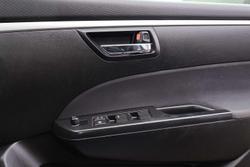 2014 Suzuki Swift GL Navigator