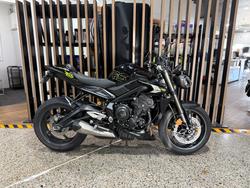 2025 Triumph STREET TRIPLE RS Phantom Black