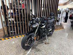 2025 Triumph STREET TRIPLE RS Phantom Black